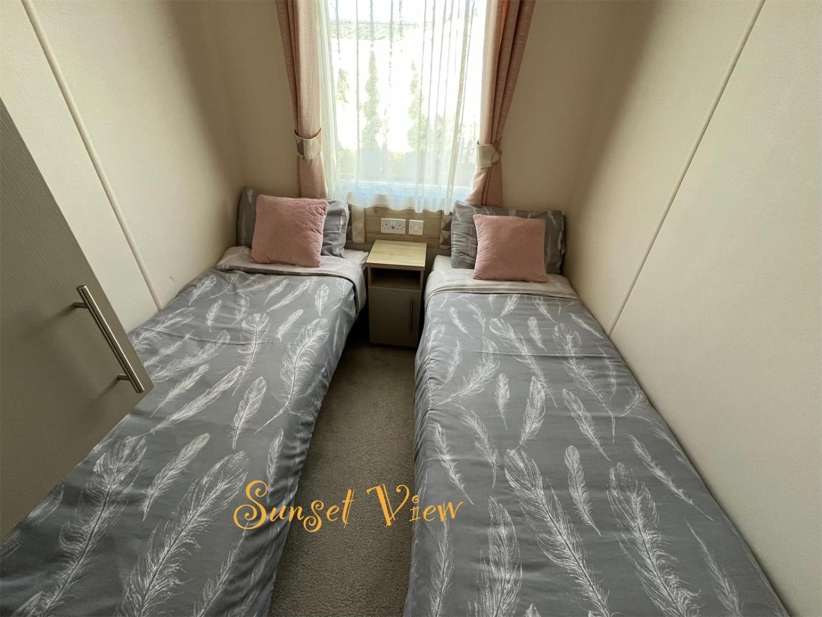 Tattershall Lakes Sunset View Caravan Lakeside, Hot Tub, Garden, Private Fishing Peg & Wifi Exterior photo