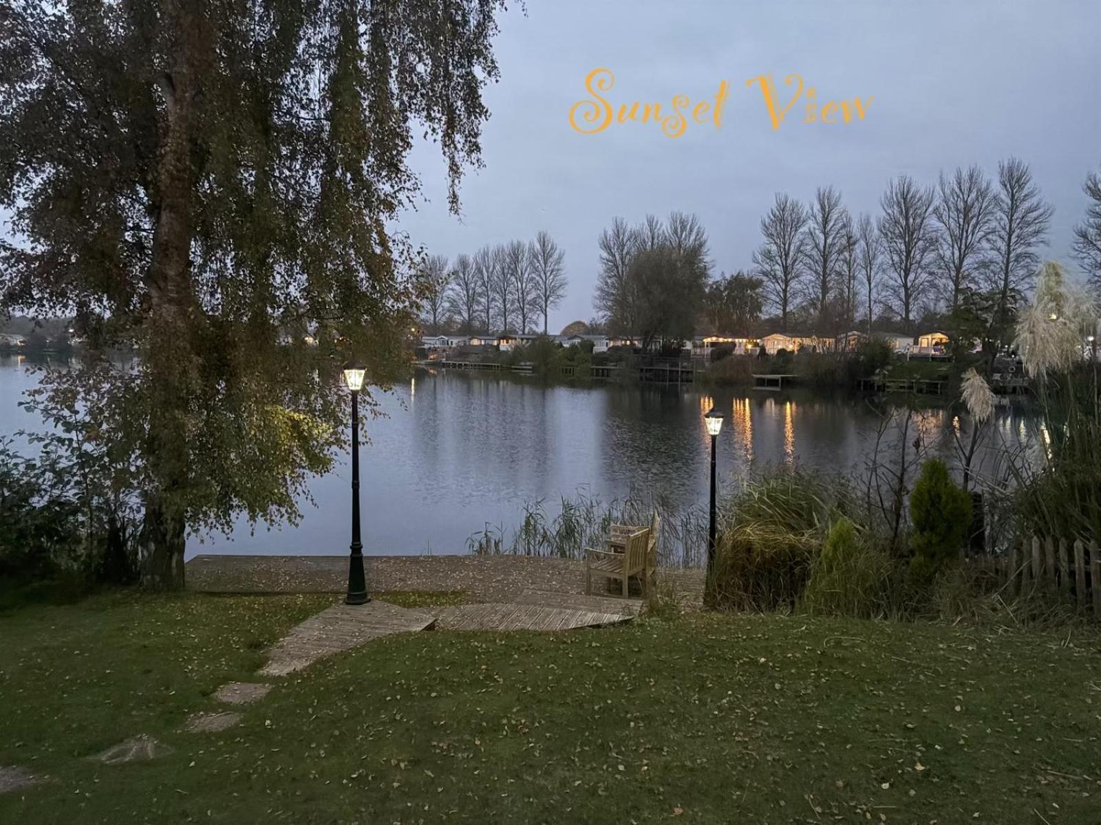 Tattershall Lakes Sunset View Caravan Lakeside, Hot Tub, Garden, Private Fishing Peg & Wifi Exterior photo