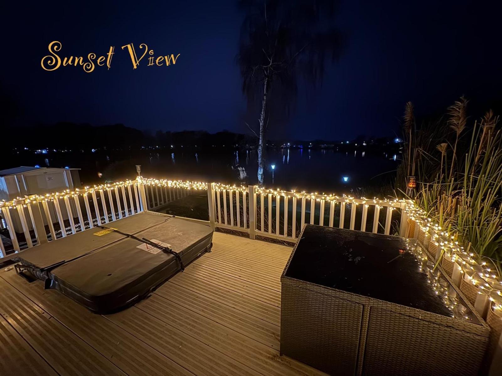 Tattershall Lakes Sunset View Caravan Lakeside, Hot Tub, Garden, Private Fishing Peg & Wifi Exterior photo